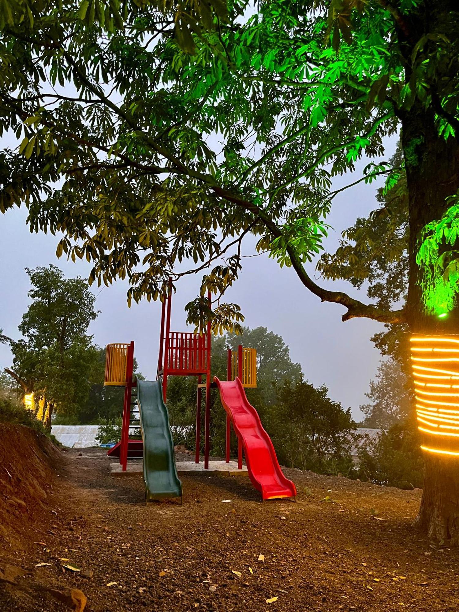 Misty Peaks Resort Murree Exterior foto